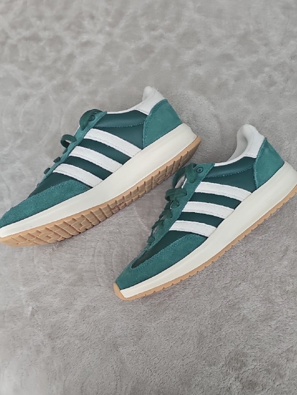 Adidas Women’s Green Suede & Leather Sneakers with White Stripes - Picture 3 of 7